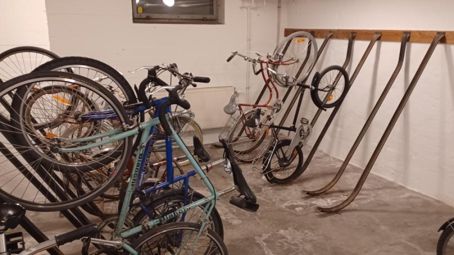 Cykelförråd under D uppgången